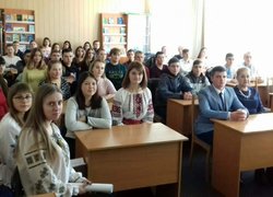 Нас єднає наша мова