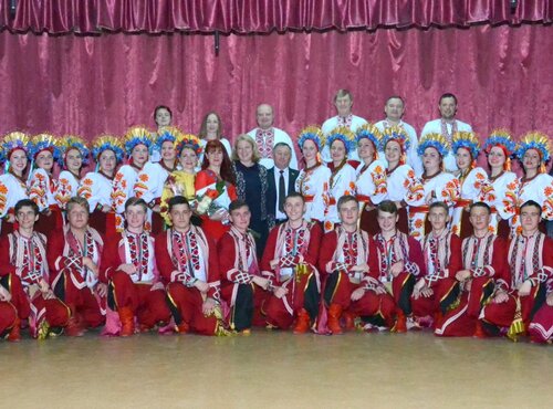 Народному самодіяльному ансамблю пісні і танцю «Хлібодари» Уманського національного університету садівництва – 30 років!