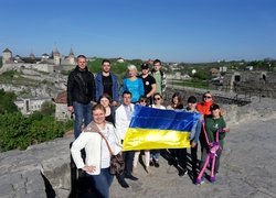 Колоритна зустріч з весною в Карпатах