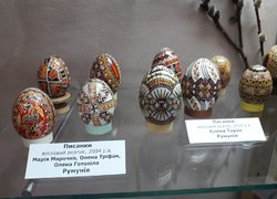 Колоритна зустріч з весною в Карпатах