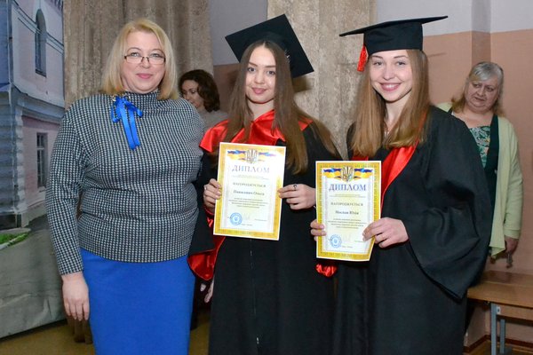Вітаємо випускників!