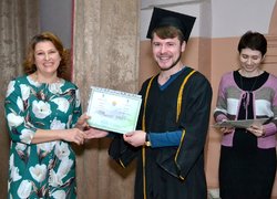 Вітаємо випускників!