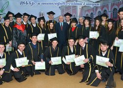 Вітаємо випускників!
