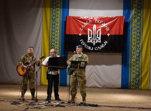 Відлуння Градів під гітарний спів