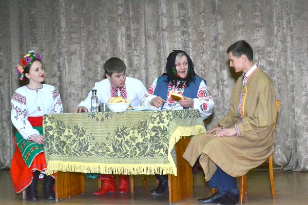 Зі святом  вас, театрали!!!