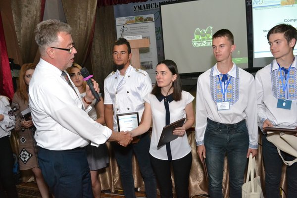 Хроніка ХХ зльоту студентських лідерів аграрної освіти. День другий: плідно працюємо та творимо добро
