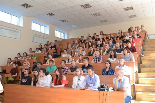 Хроніка ХХ зльоту студентських лідерів аграрної освіти. День другий: плідно працюємо та творимо добро