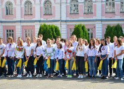 Віват, першокурсники! З ювілеєм, університете!