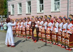 Віват, першокурсники! З ювілеєм, університете!