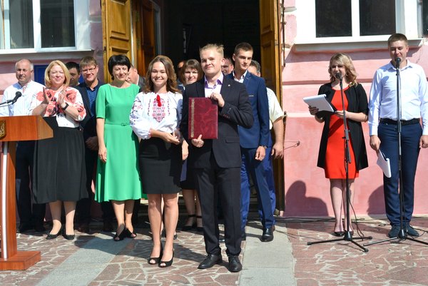 Віват, першокурсники! З ювілеєм, університете!