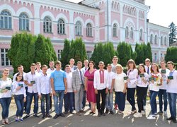 Віват, першокурсники! З ювілеєм, університете!