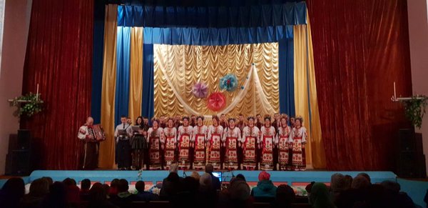 Сердечний дарунок творчих колективів