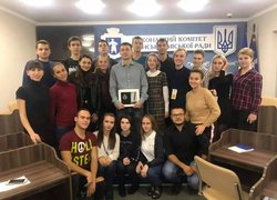 Ми достатньо дорослі , щоб творити державу