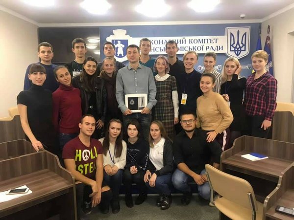 Ми достатньо дорослі , щоб творити державу