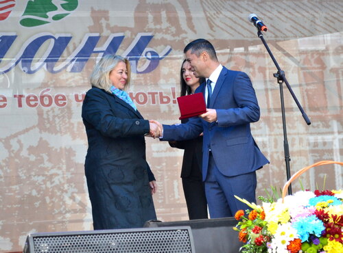 Ректор Олена Непочатенко нагороджена почесною відзнакою «За заслуги перед містом»!