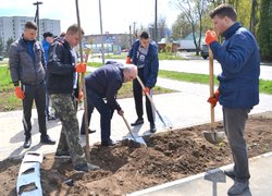 Допомагаємо робити наше місто кращим