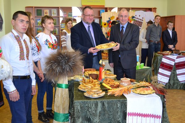 Відроджуємо традиції