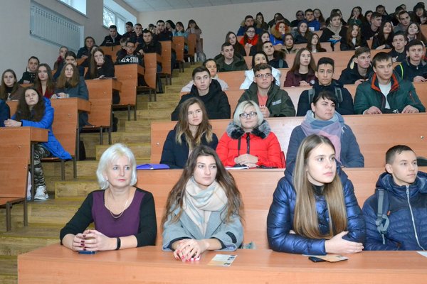 Потенційні можливості для молоді розглядали в Уманському НУС