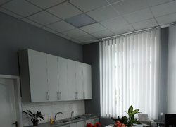 Алла Дядькун люб’язно надала можливість першим побачити відремонтований кабінет