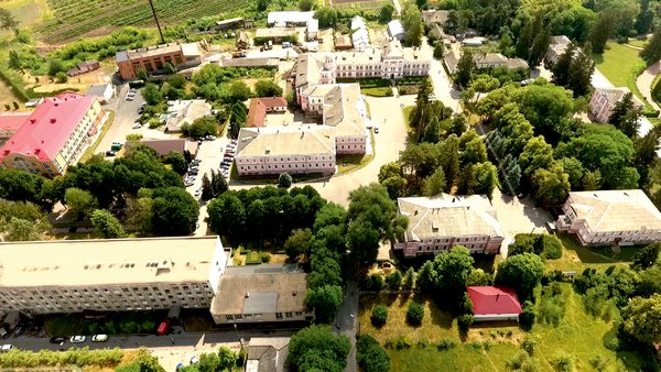Найменовано центральну площу Уманського НУС