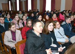 Естетичний подарунок для театралів