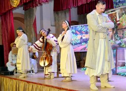 Естетичний подарунок для театралів