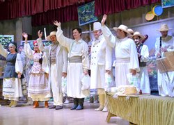 Естетичний подарунок для театралів