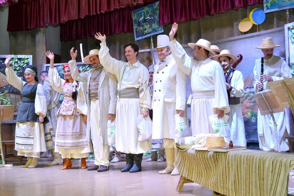 Естетичний подарунок для театралів