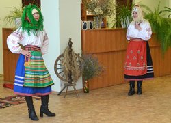 А на наших вечорницях хто сумний – розвеселиться!