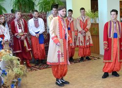 А на наших вечорницях хто сумний – розвеселиться!