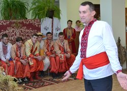 А на наших вечорницях хто сумний – розвеселиться!