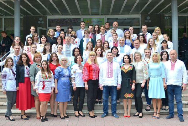 Вишиванку одягаємо – процвітання, щастя й успіх закликаємо