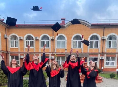 Привітання випускникам