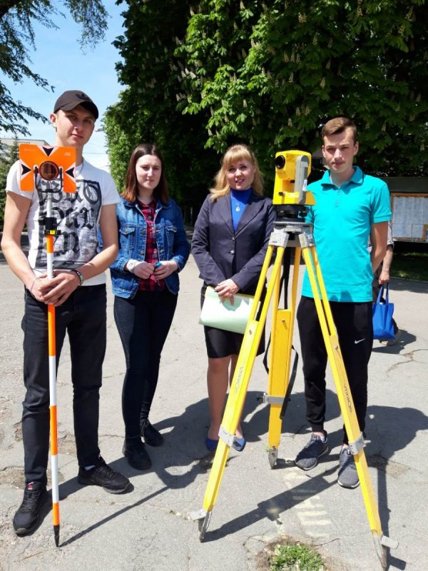 Practical lesson on the subject "Electronic geodetic instruments"