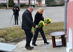 Низький уклін вам, Герої!