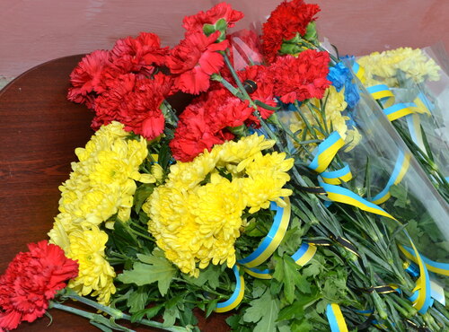 Низький уклін вам, Герої!