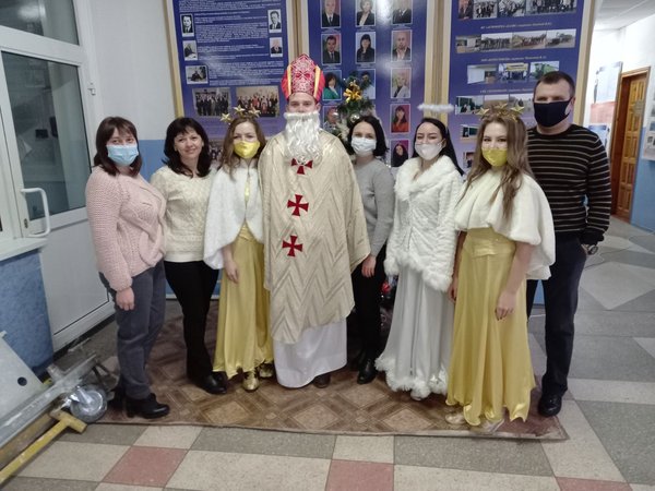 Тихше!.. Святий Миколай іде!