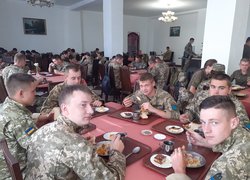 Випускники кафедри військової підготовки успішно завершили навчально-польові збори та склали військову присягу