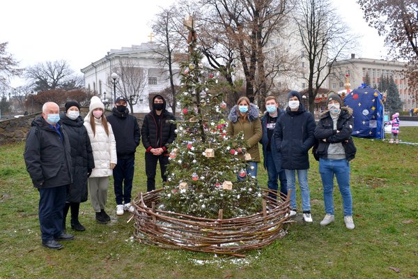 Колоритний подарунок місту від колективу університету