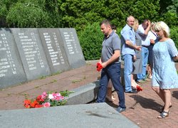 Низький уклін, довічна вдячність. Пам’ятаємо…