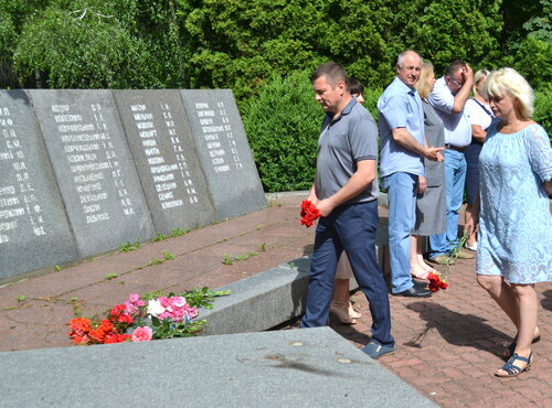 Низький уклін, довічна вдячність. Пам’ятаємо…