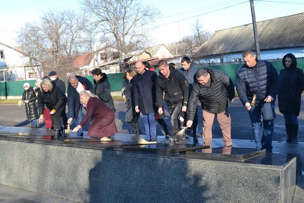 Хай ніколи знову не повториться страшна голодна віхола…