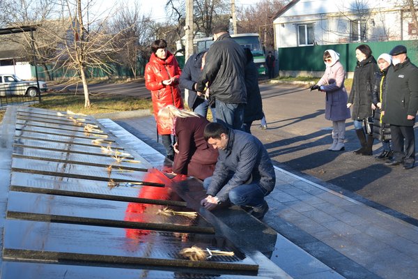 Хай ніколи знову не повториться страшна голодна віхола…