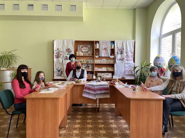 Традиційний майстер-клас з писанкарства