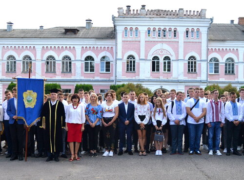 Dedication of freshmen to students at Uman National University of Horticulture
