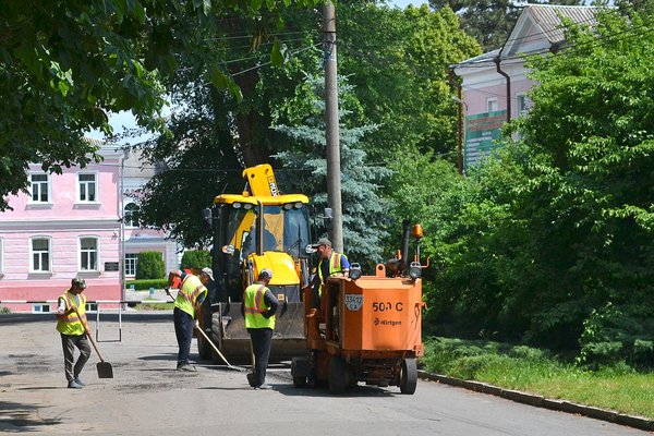 Оновлення дорожнього покриття студмістечка Уманського НУС