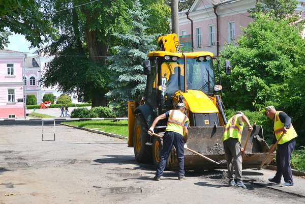 Оновлення дорожнього покриття студмістечка Уманського НУС