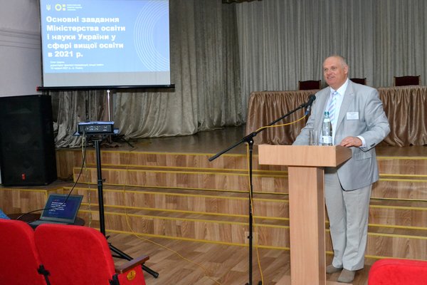 Ключові тенденції розвитку освіти на перспективу обговорили в Уманському НУС