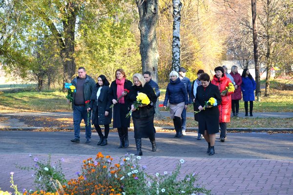 Схиляємо голови перед пам’яттю полеглих героїв