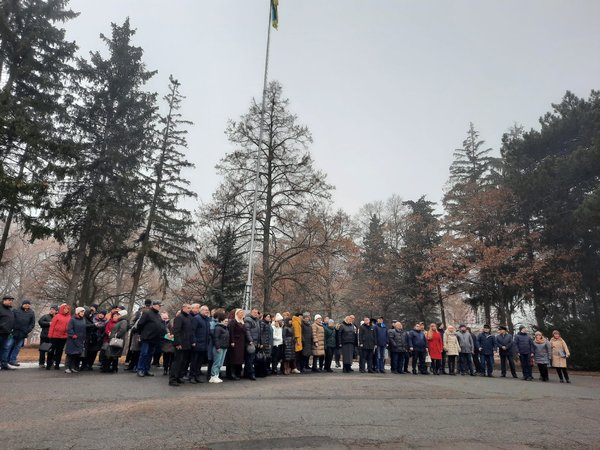 Єднаймося, в єднанні наша сила!